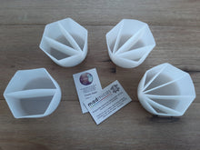 Load image into Gallery viewer, Silicone Split Pour Cups